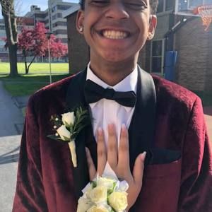 Meet your Posher, Mikalo